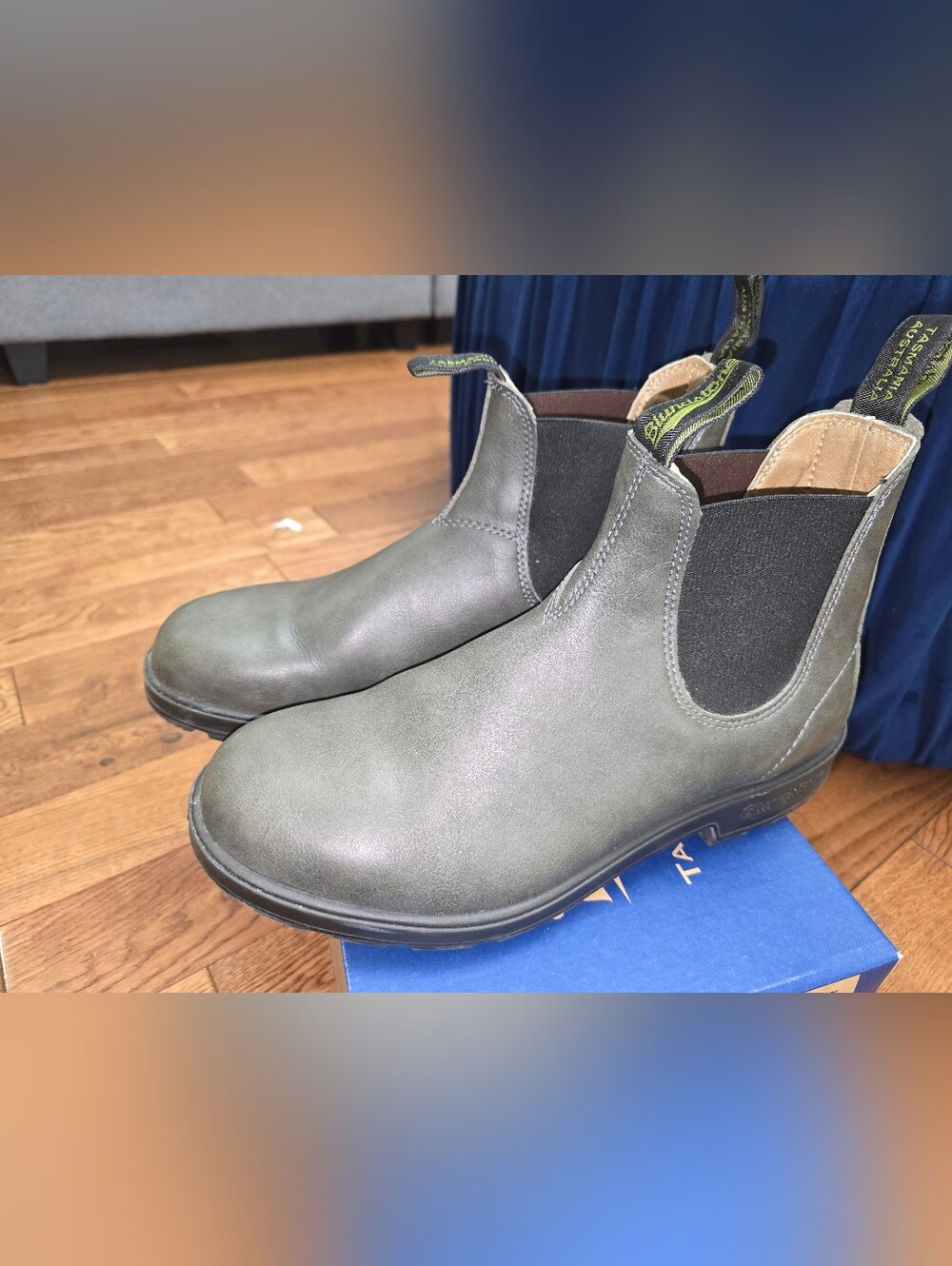 BLUNDSTONE MEN US 11.5 (UK SIZE 10.5) ONLY WORN 3 TIMES
